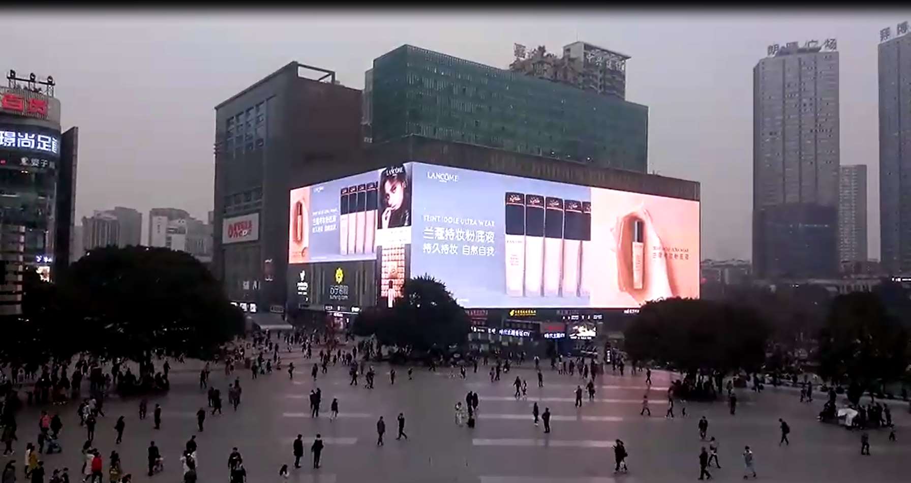 重慶觀音橋亞洲第一屏廣告案例